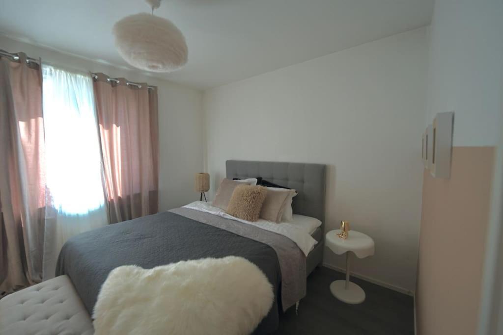 רובניימי Cosy,Stylish & Big Apartment In The Heart Of City מראה חיצוני תמונה