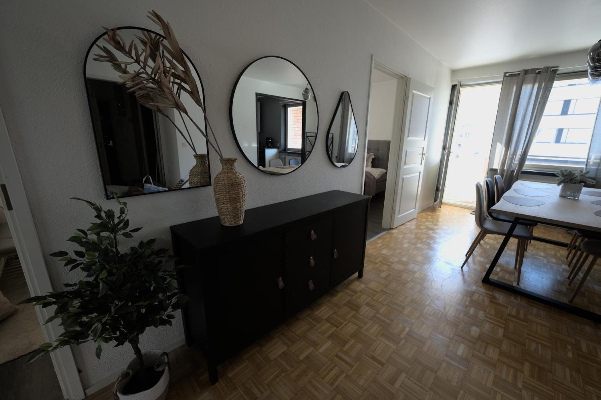 רובניימי Cosy,Stylish & Big Apartment In The Heart Of City מראה חיצוני תמונה