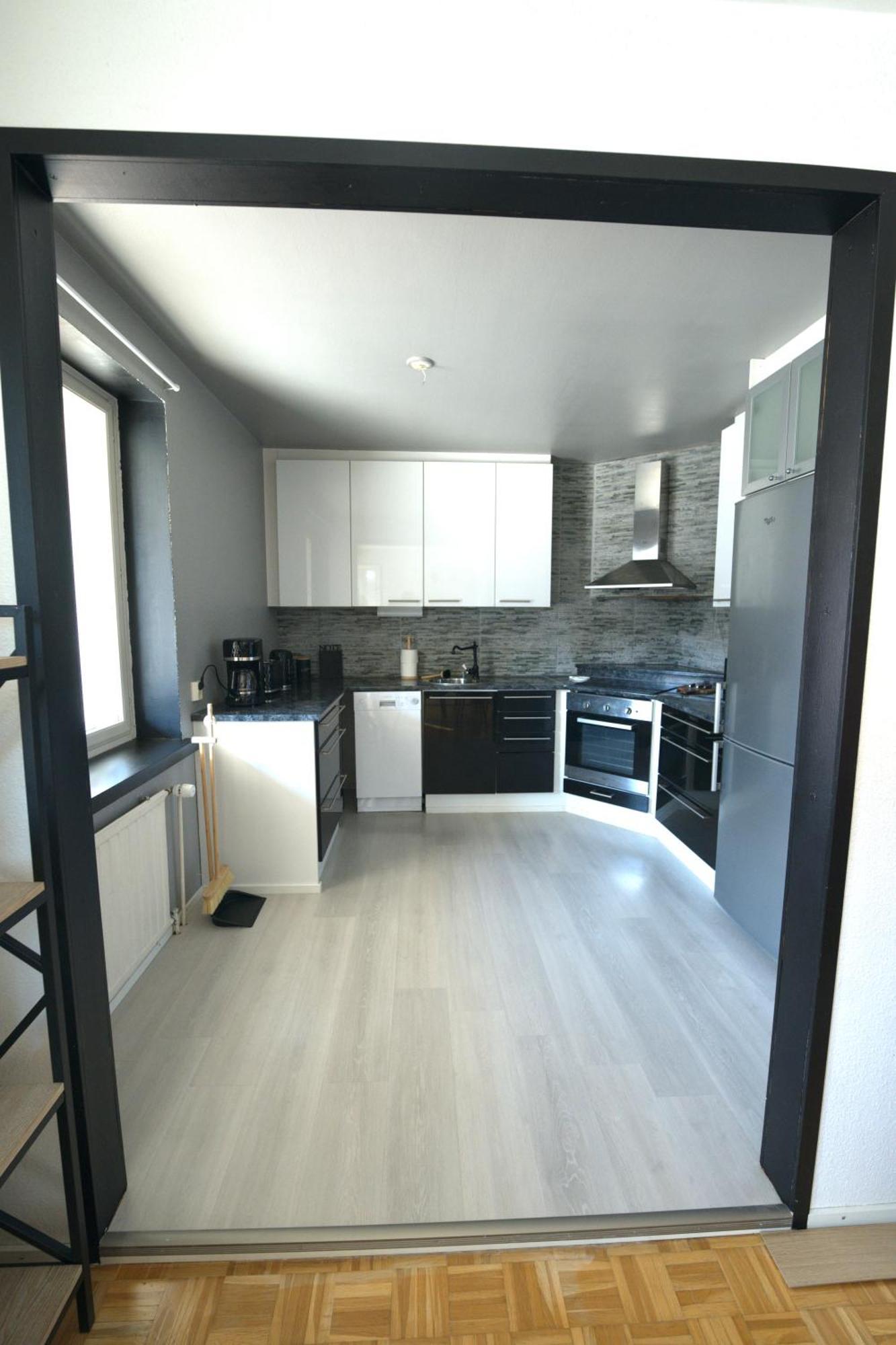 רובניימי Cosy,Stylish & Big Apartment In The Heart Of City מראה חיצוני תמונה